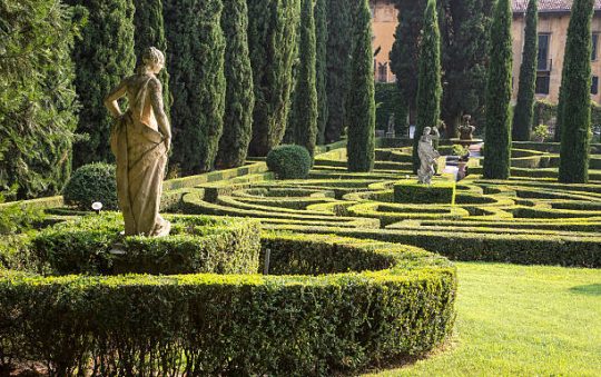 Comment mettre en valeur une statue dans son jardin ?