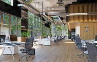 Quels matériaux sont utilisés pour fabriquer des plafonniers design ?