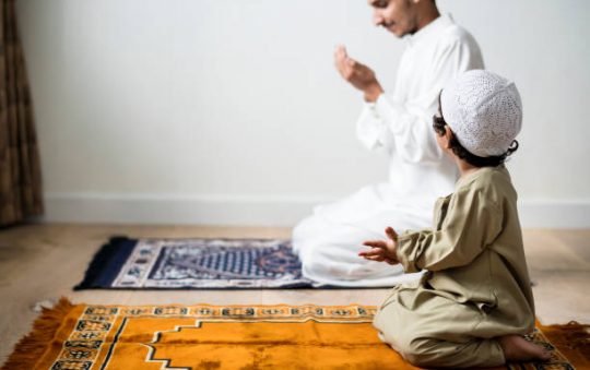 Quel tapis de prière pour enfant choisir ?